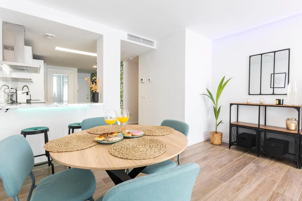 Fabuloso Apartamento nuevo con Parking y Piscina Málaga España