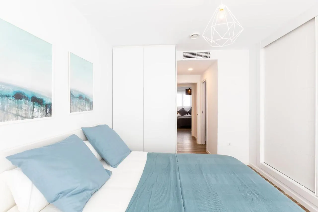 Fabuloso Apartamento nuevo con Parking y Piscina Málaga España