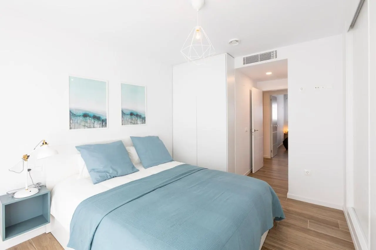 Fabuloso Apartamento nuevo con Parking y Piscina Málaga