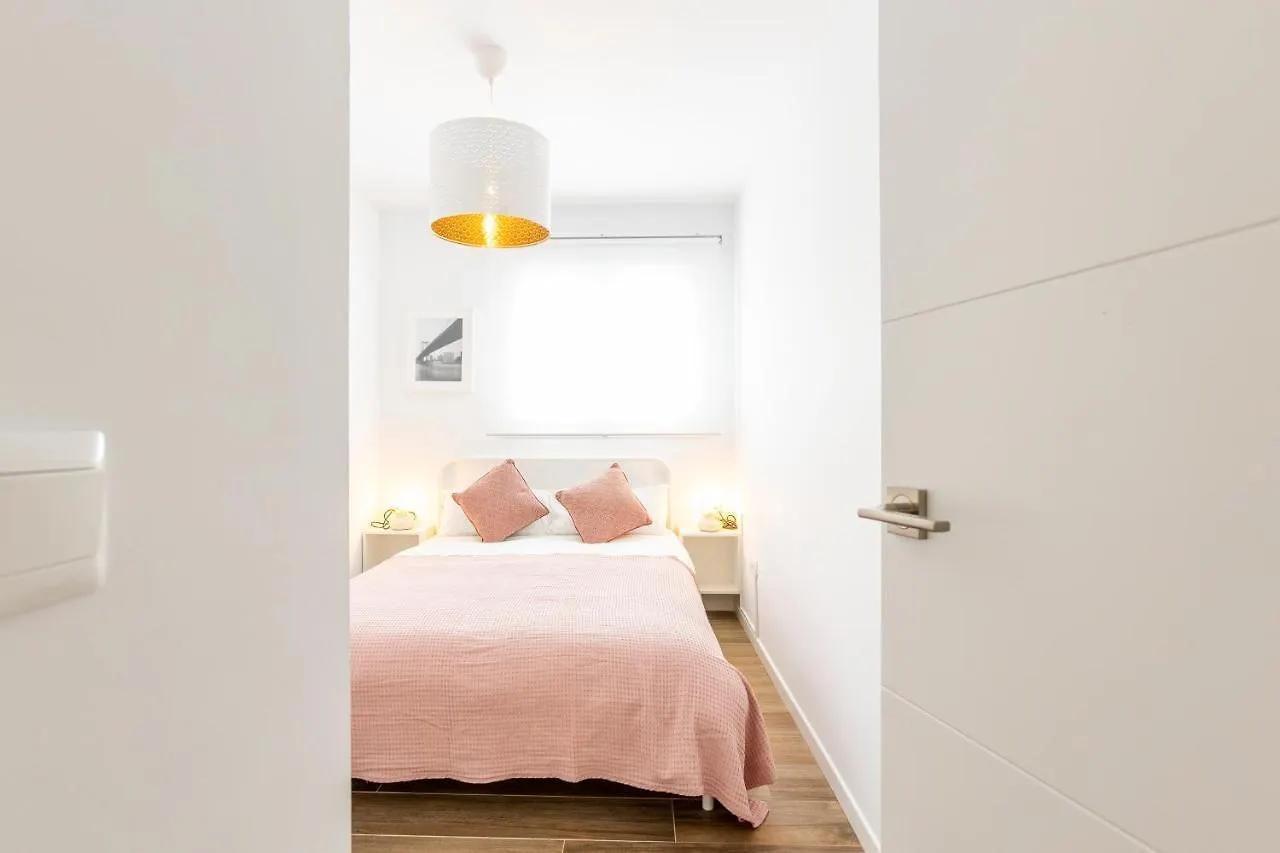 Fabuloso Apartamento nuevo con Parking y Piscina Málaga