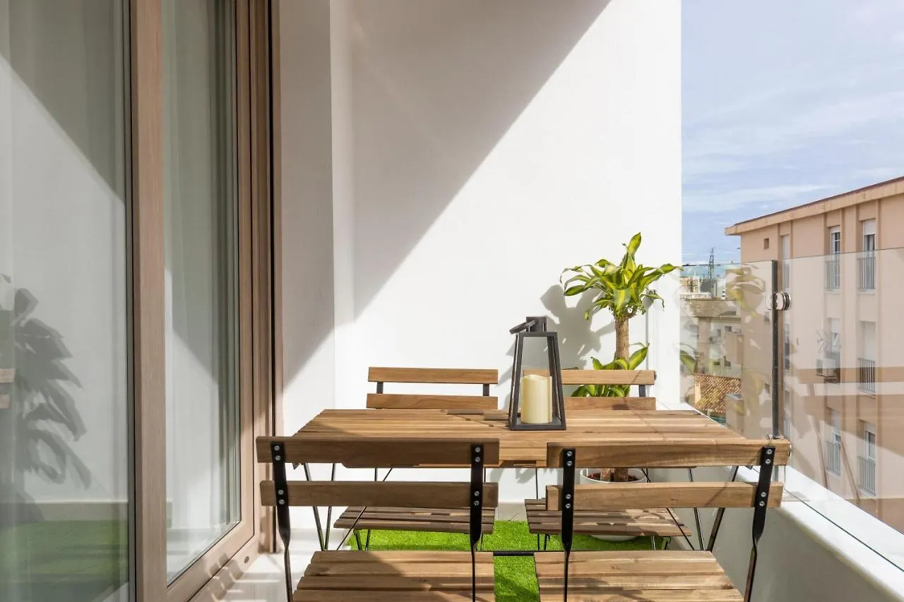 Fabuloso Apartamento Nuevo Con Parking Y Piscina Màlaga